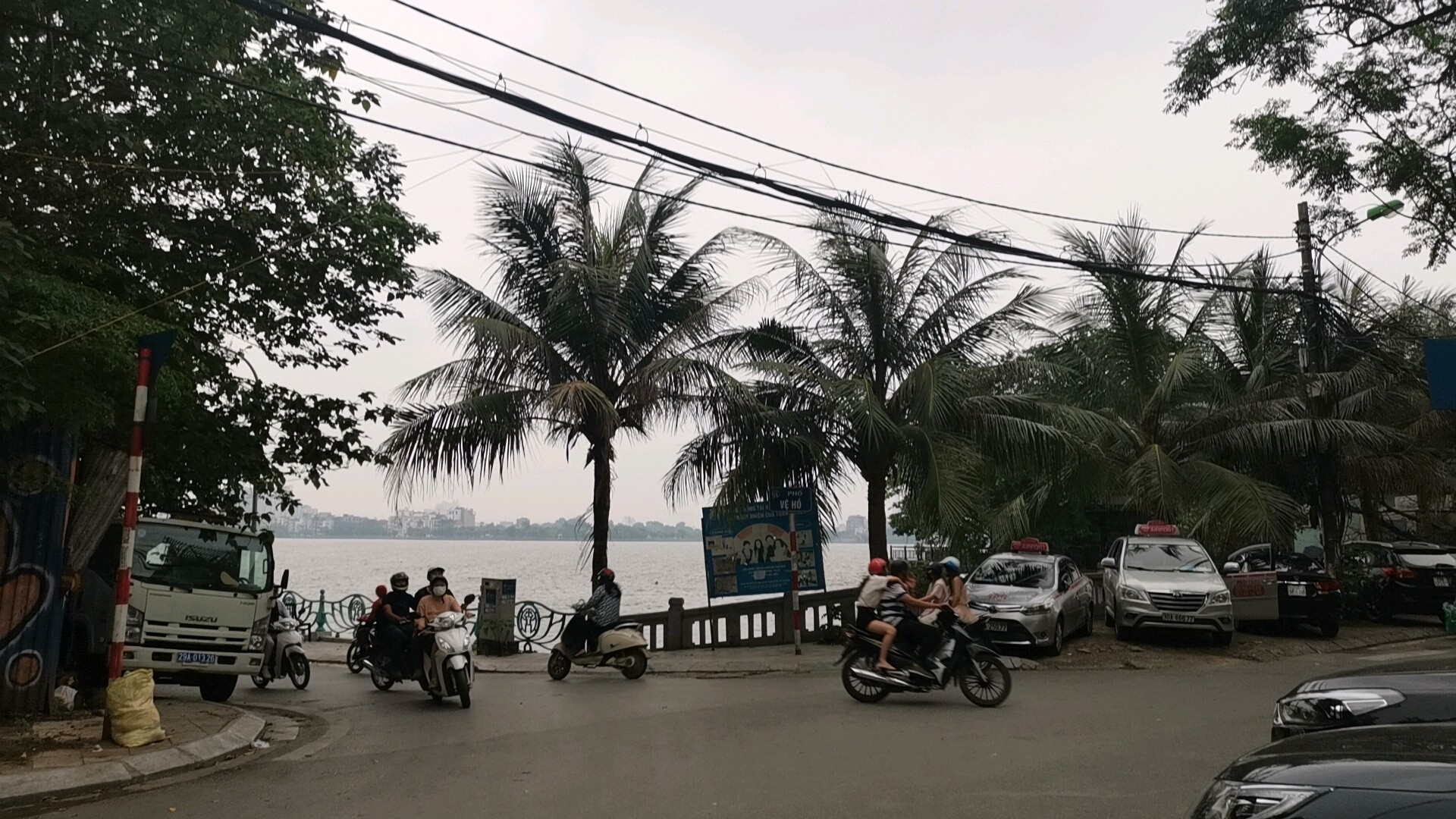 タイ湖