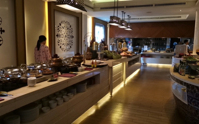 パークロイヤルヤンゴン朝食会場