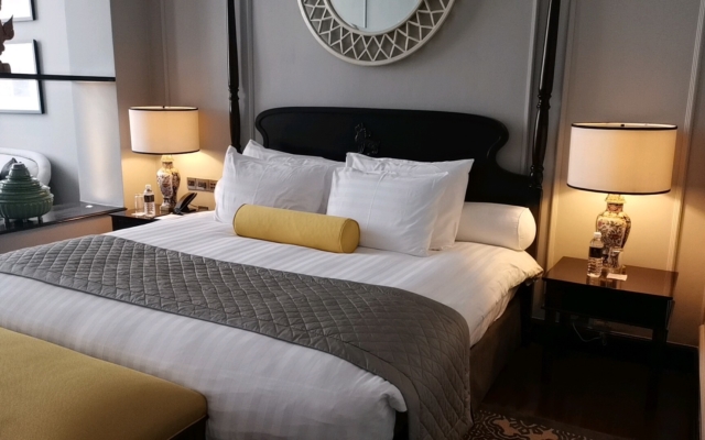 ストランドホテル客室のベッド