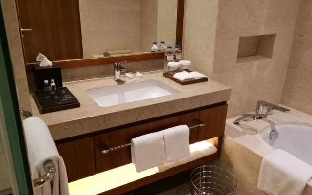 ロッテホテルヤンゴン浴室