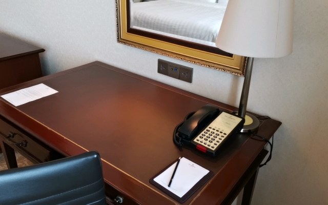 客室のデスク