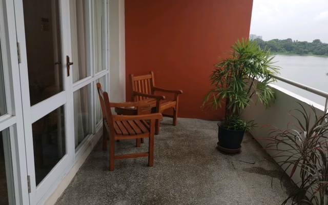 インヤレイクホテルベランダ