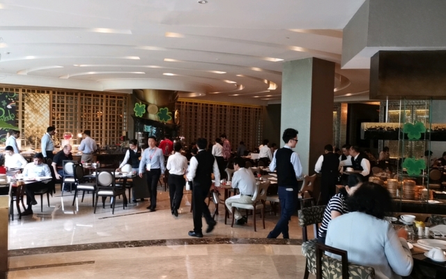 ホテルムリアスナヤンレストラン