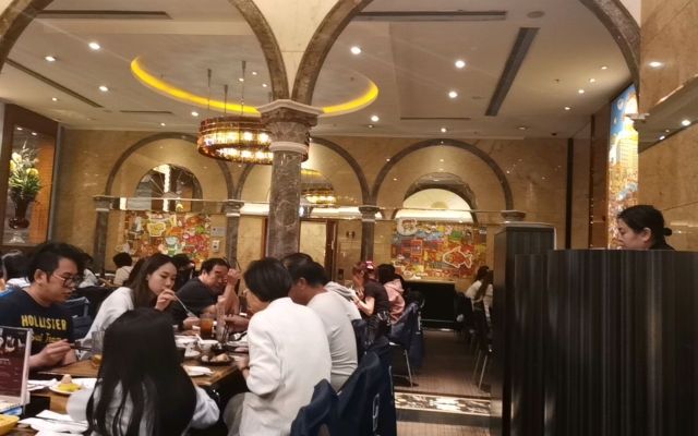 ロイヤルプラザホテル朝食会場