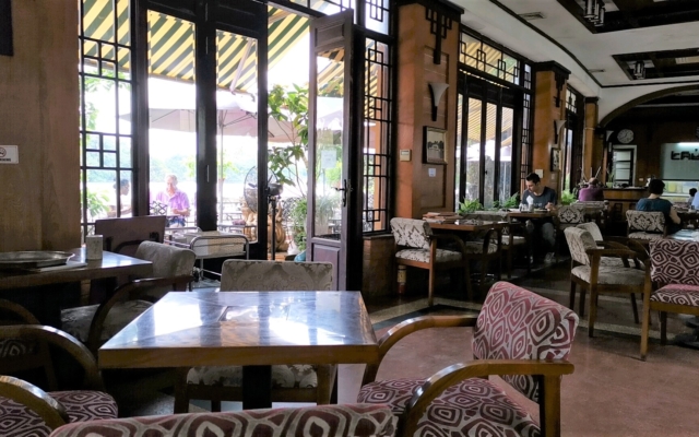 レストランの内部