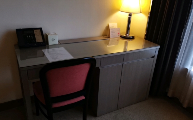 客室内事務机