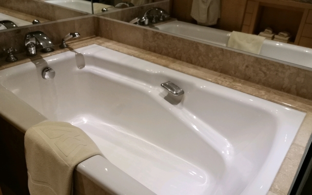 ホテルムリアスナヤン浴室