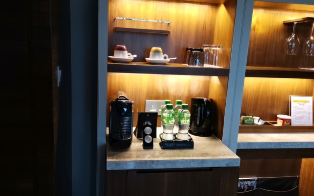 ロイヤルプラザホテル客室の飲み物